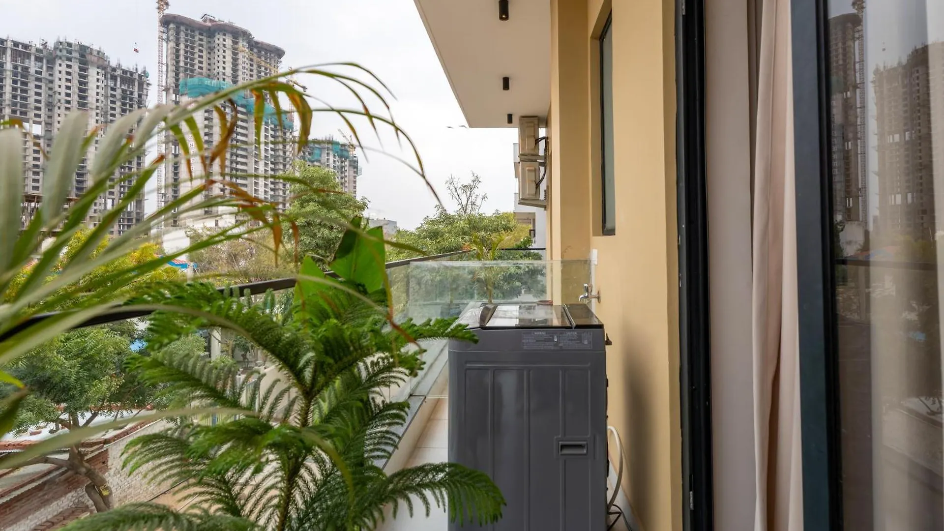 Elegent Studio On Golf Course Road @ Sterling Gurgáon Apartmán